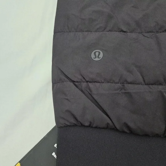 Lululemon Switch Over Bomber Jacket BLK Black Reversible Men's Size Medium - Picture 6 of 10